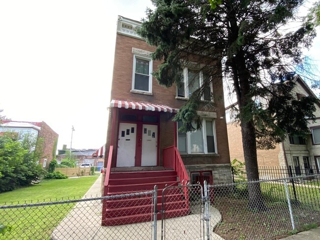 Primary Photo - 6712 S Wabash Ave