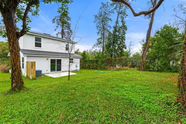 Building Photo - 1204 Hope St