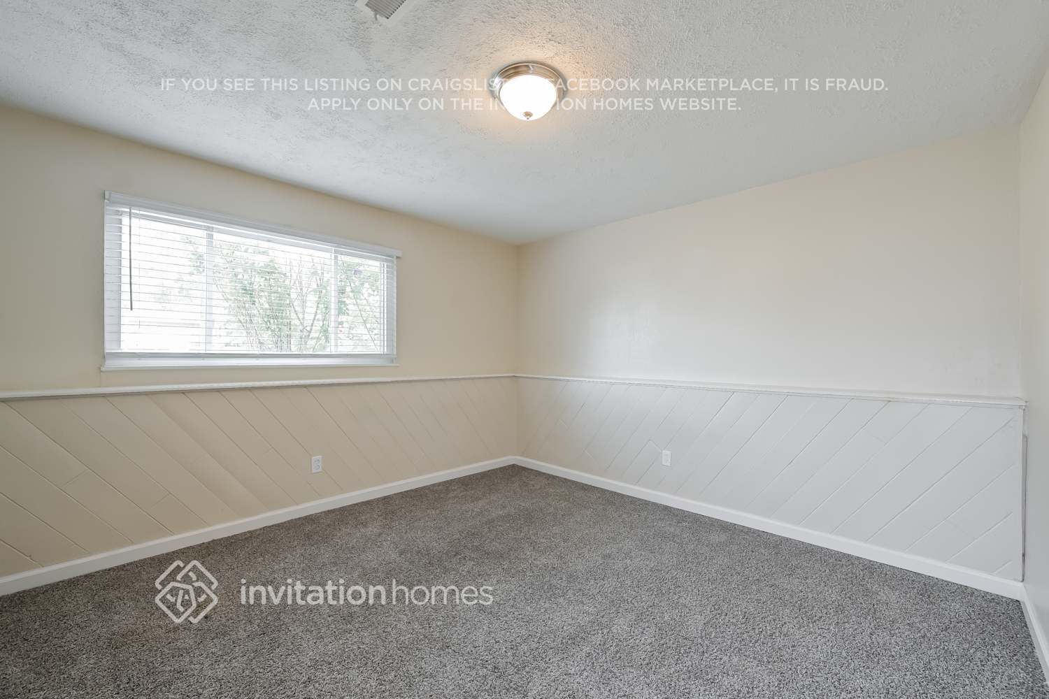 Building Photo - 1240 W 135th Dr