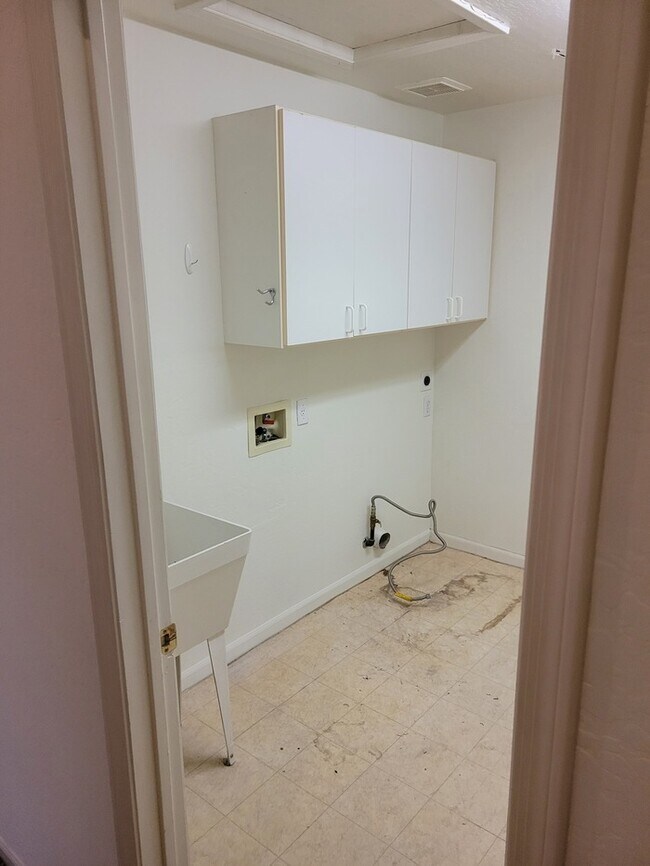 Building Photo - BEAUTIFUL 3/2 HOUSE FOR RENT IN TATUM RANCH
