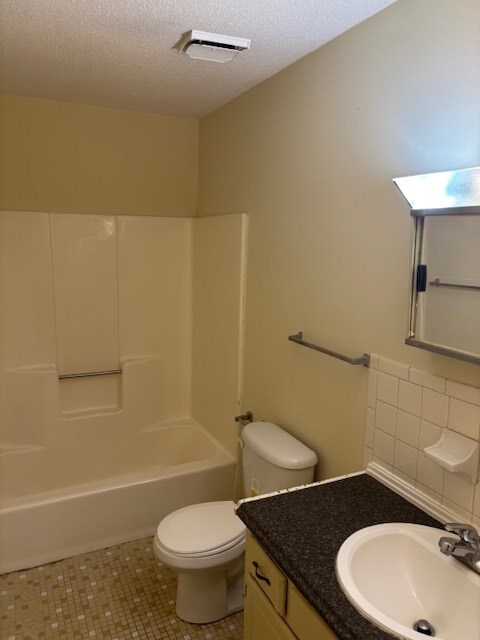Building Photo - 1090 N Guignard Dr