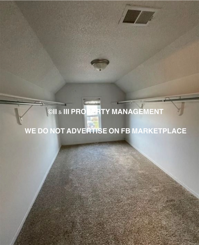 Building Photo - 15564 S Blackfeather St