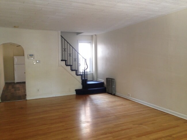 Building Photo - Great Home! 4 Bedroom House with Spacious Living Area! Full Basement for Storage! W/D Hook-ups! Y...
