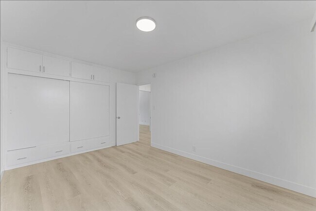 Building Photo - 6060 Cadillac Ave