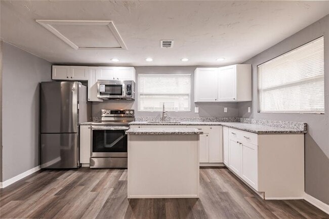 Building Photo - 3900 Locust Ave