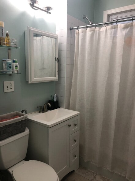 Building Photo - 6 Bucknam St