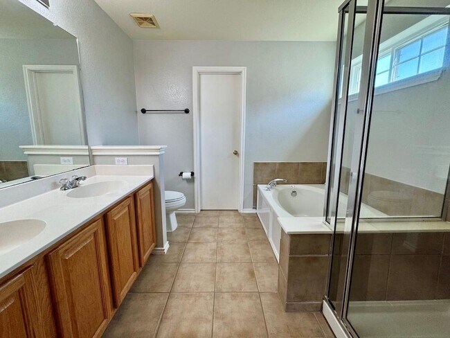 Building Photo - 137 Firewheel Cove