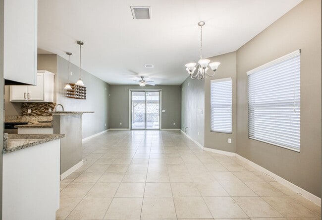 Building Photo - Eastside Beautiful 3 bed/2 baths for RENT