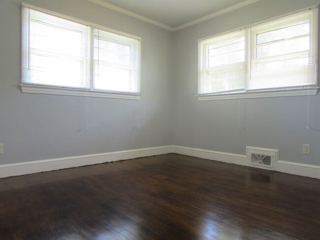 Building Photo - Lovely 3 Bed/1.5 Bath Home - Meadowbrook Subdivision in Salisbury - Large Back Deck - Wooded Back...