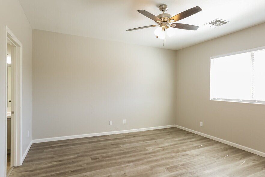 Building Photo - 7224 S 56th Ln