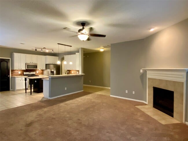 Building Photo - 2827 Mustang Hill Ln