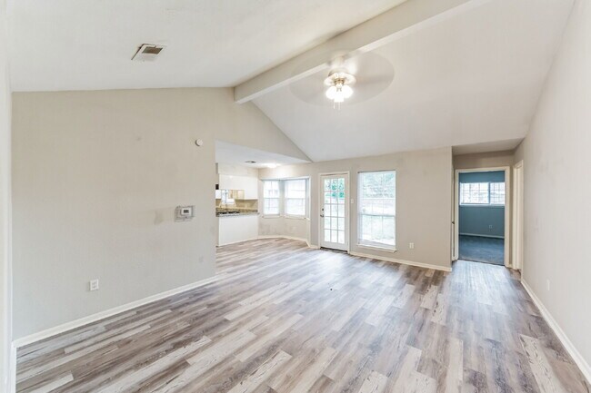 Building Photo - Move-In Ready 3BR/2BA in Baytown – 1,472 Sq Ft with Private Yard & Garage