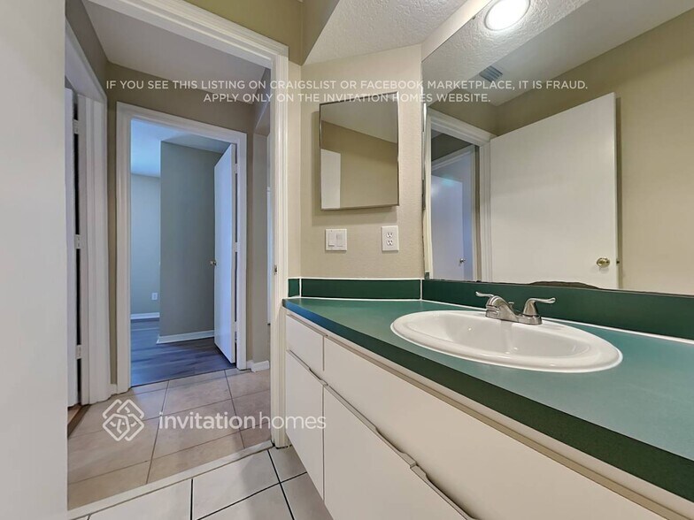 Building Photo - 4709 Rockingchair Dr