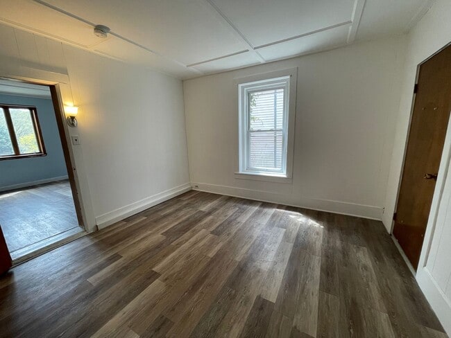 Building Photo - 132 E Quincy St