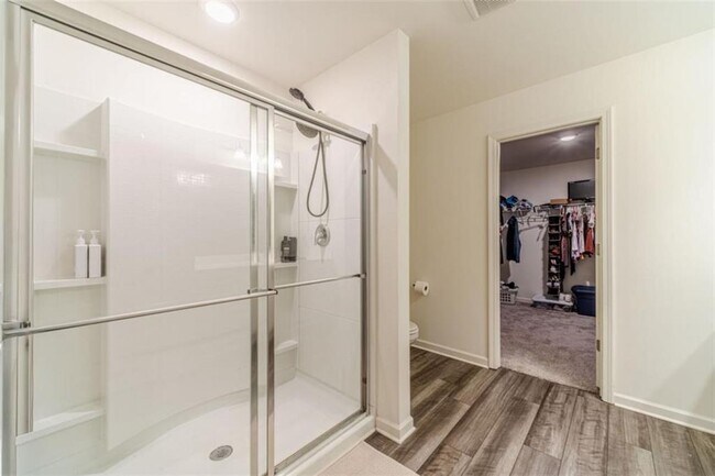 Building Photo - 222 Knightsbridge Ln