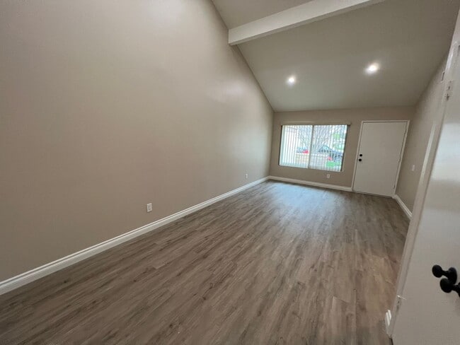 Building Photo - Very Updated Newport Home in Leisure Village