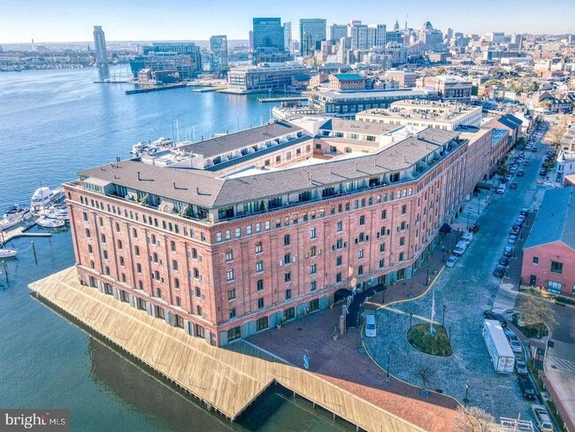 Building Photo - 1000 Fell St