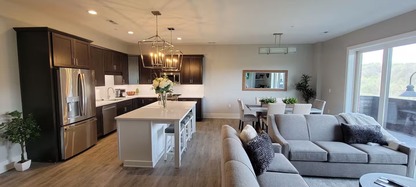 Building Photo - 1208 Commerce St