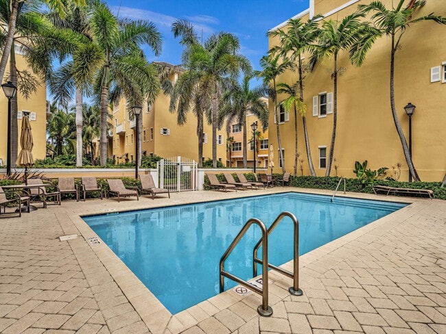 Building Photo - 2329 Vintage Dr