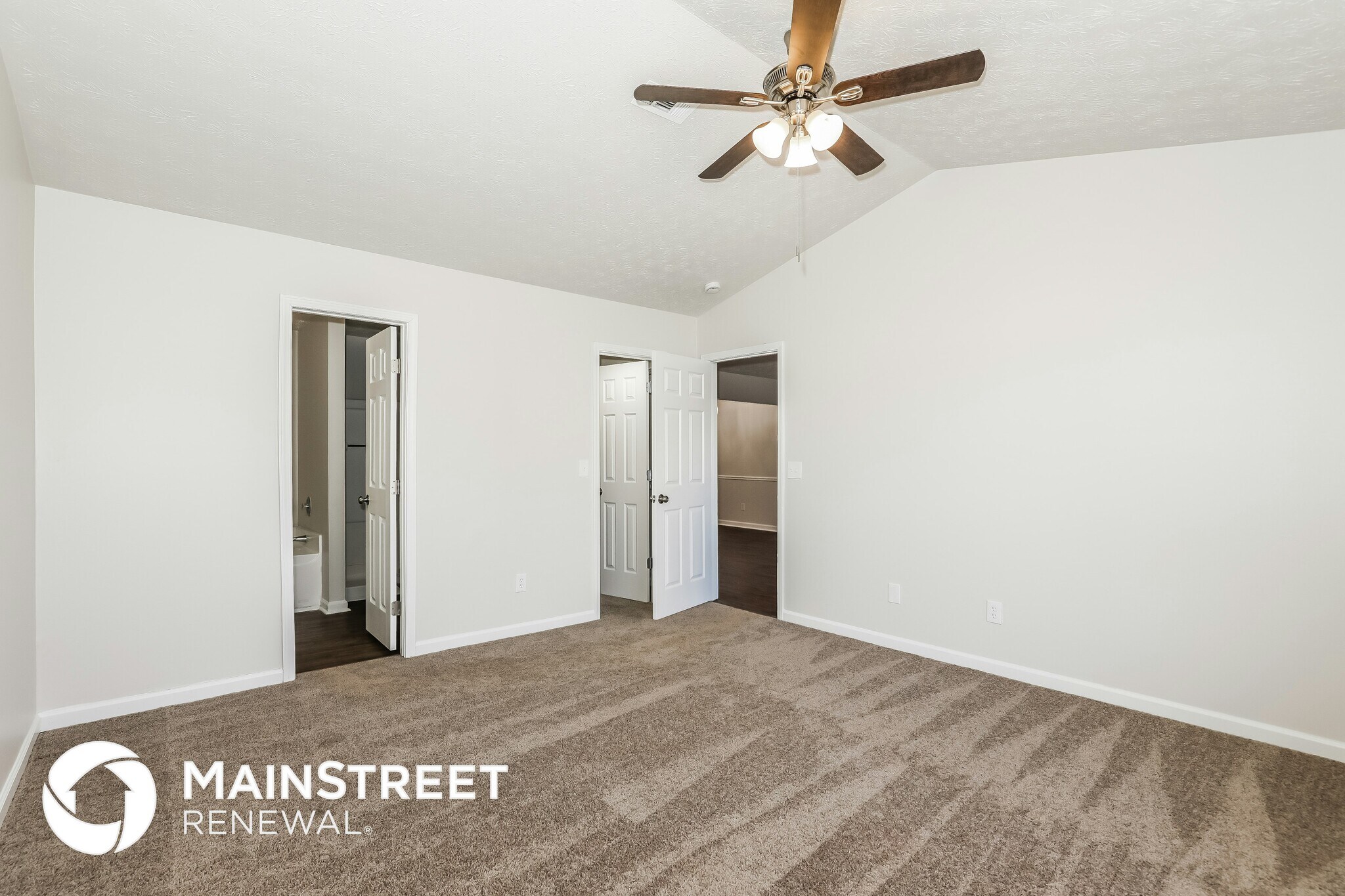 Building Photo - 9430 Sleepy Hollow Ln