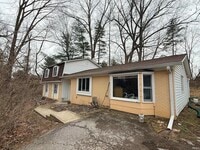 Building Photo - 1310 E Prairie Dr