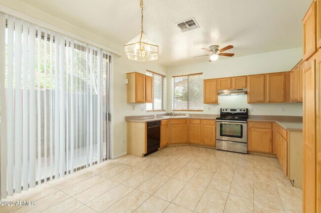 Building Photo - 11371 W Pima St