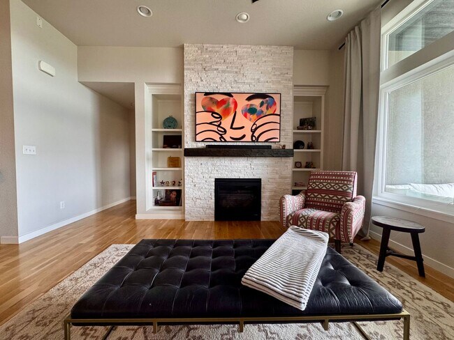 Building Photo - LUXURY 4 Bedroom home in NORTHGATE with Mountain Views