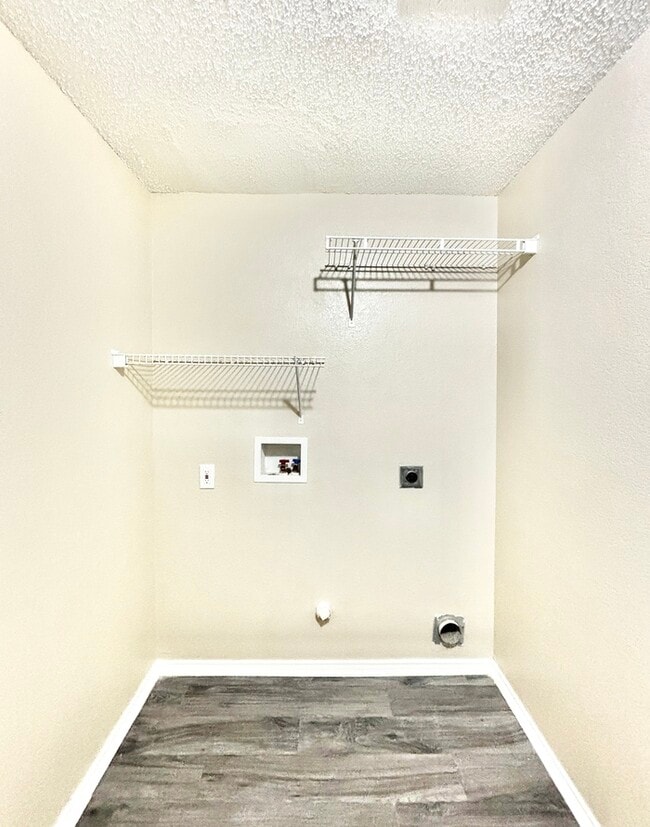 Building Photo - 319 Tioga Dr