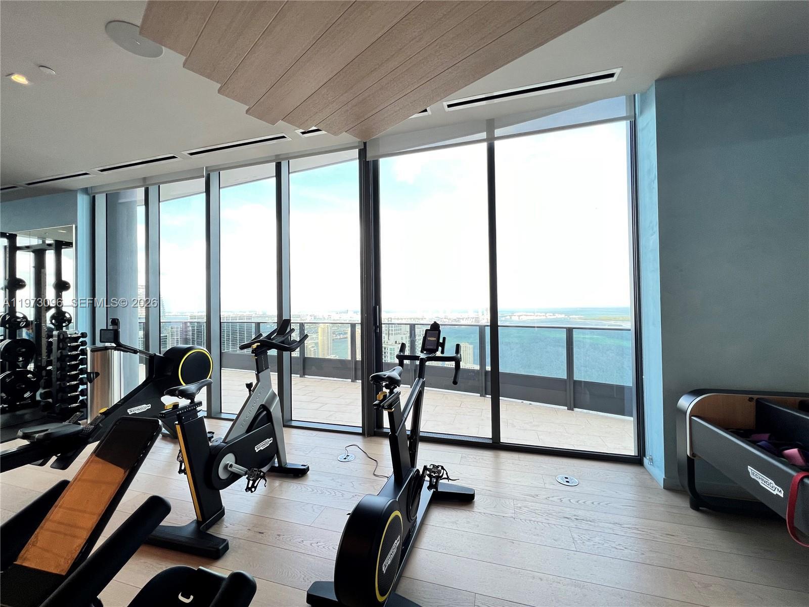 Building Photo - 1000 Brickell Plz