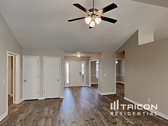 Building Photo - 4586 Woodway Dr