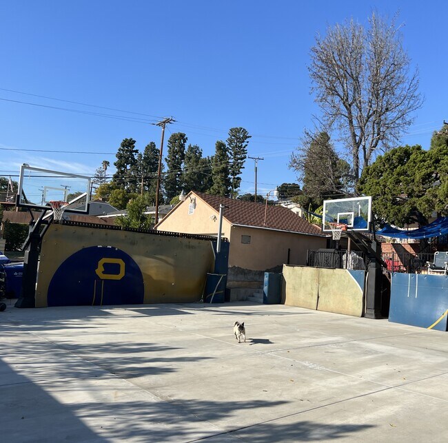 Building Photo - 14004 Mar Vista St