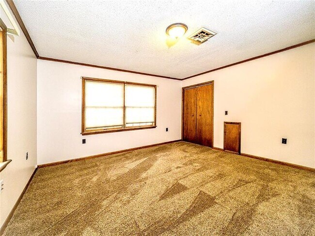 Building Photo - 641 Browns Ferry Rd