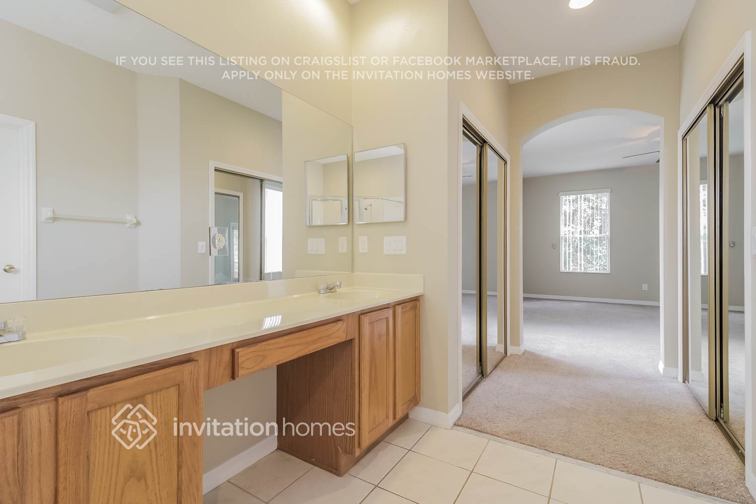 Building Photo - 305 Oak Springs Dr