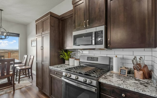 Building Photo - Gorgeous 4 Bedroom Home Surrounded by the Desert Landscape of Southern Utah