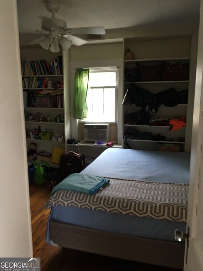 Building Photo - 880 Sunset Dr