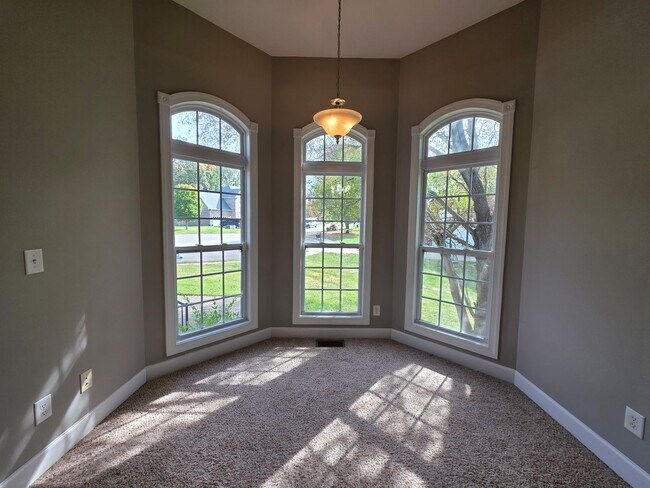 Building Photo - Magnificent Custom Home in Drakes Cove