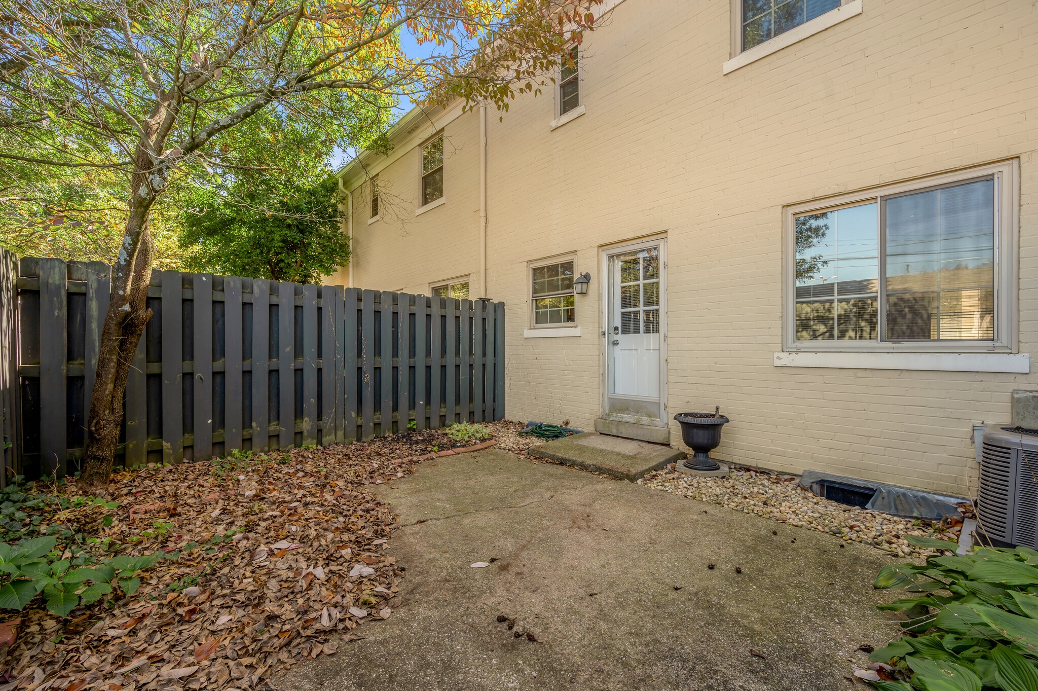 Building Photo - 1149 Cooper Dr