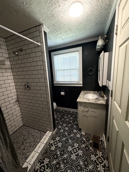 Building Photo - 112 Polk St