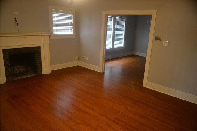 Building Photo - 1706 Cherryhurst St