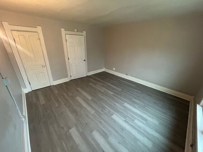 Building Photo - 417 Utah St