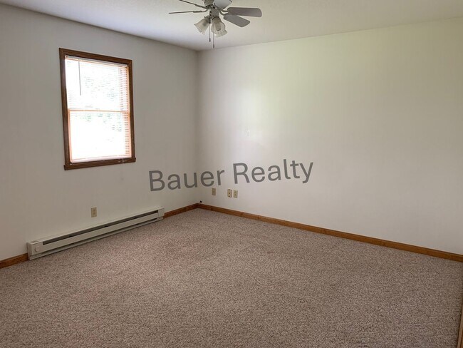 Building Photo - le9