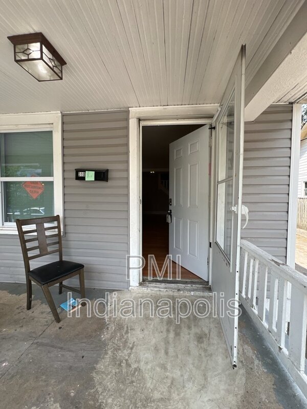 Building Photo - 310 N Riley Ave