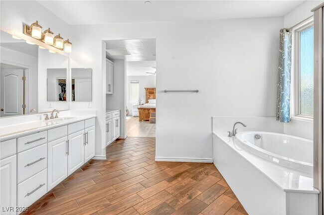 Building Photo - 1129 Via Della Costrella