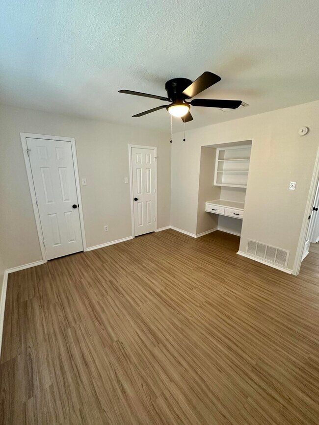 Building Photo - 5821 80th St