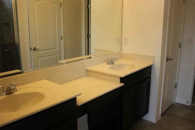 Building Photo - 2909 Top Water Way