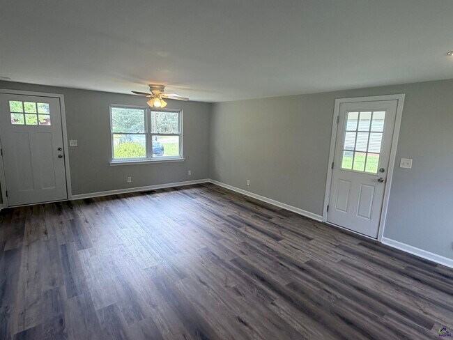 Building Photo - 516 Ochlahatchee Dr