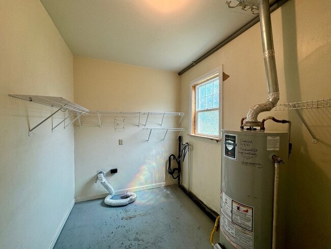 Building Photo - 2 Bedroom Home in Haysville, KS