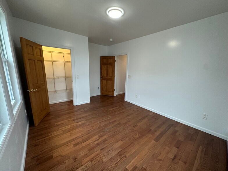 Building Photo - 37 Independence St