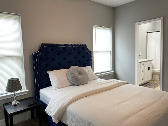 Building Photo - 4653 Mallow St