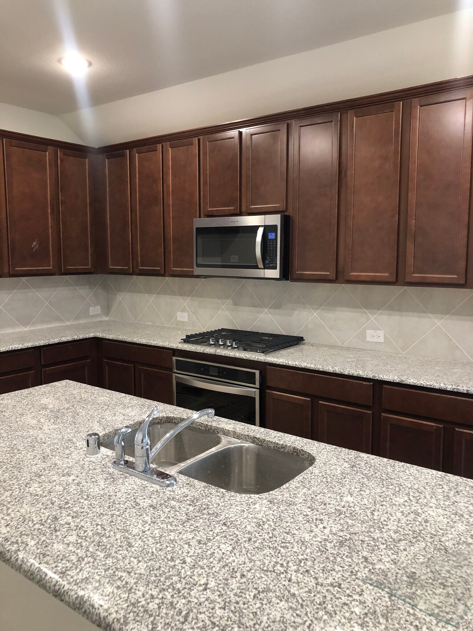 Building Photo - 6214 Heron Dr